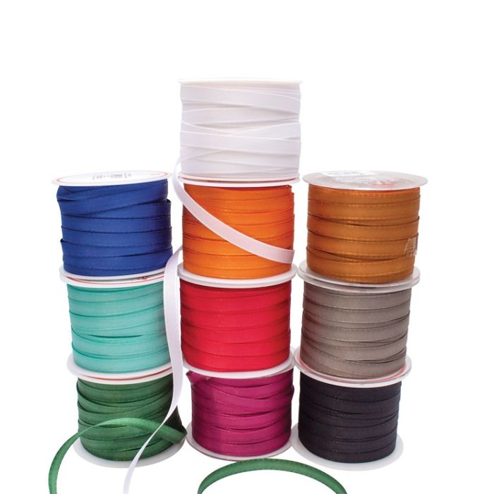 Gavesløyfe, satin, B9 mm, 50 m pr. rull. Se flere farger