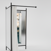 2-sidet prøverom. Sett med ramme i svart, inkl. 1 hvitt forheng, plate i hvitt. B 100 x D 100 x H 210 cm.