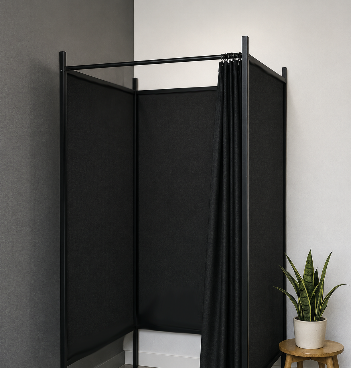 Flex, prøverom, 3 sider, u-formet 100 x 100 cm. Stel i sort, inkl. 1 sort forheng, STOFFSIDER i sort, 100 x 100 cm.