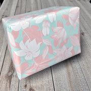 Gavepapir B 57 cm. Lyse toner, belagt papir. 150 mtr.