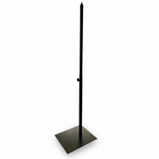 Metallfot for torso eller buste. Firkantrun fot 32 x 27 cm. Svart metall. Inkl. skrue til torso