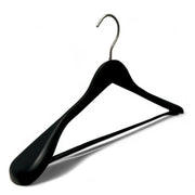 Trekleshenger, jakke kleshenger med buksepinne, vinklet, matt svart, 45 cm. Børstet satinkrom krok. Pak m/ 30 stk. Stykkpris