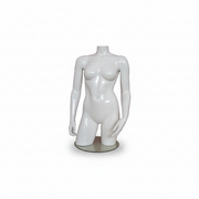 Dameduke i glassfiber. Hvit high gloss uten hode. Torso med hofter. På fotplate.