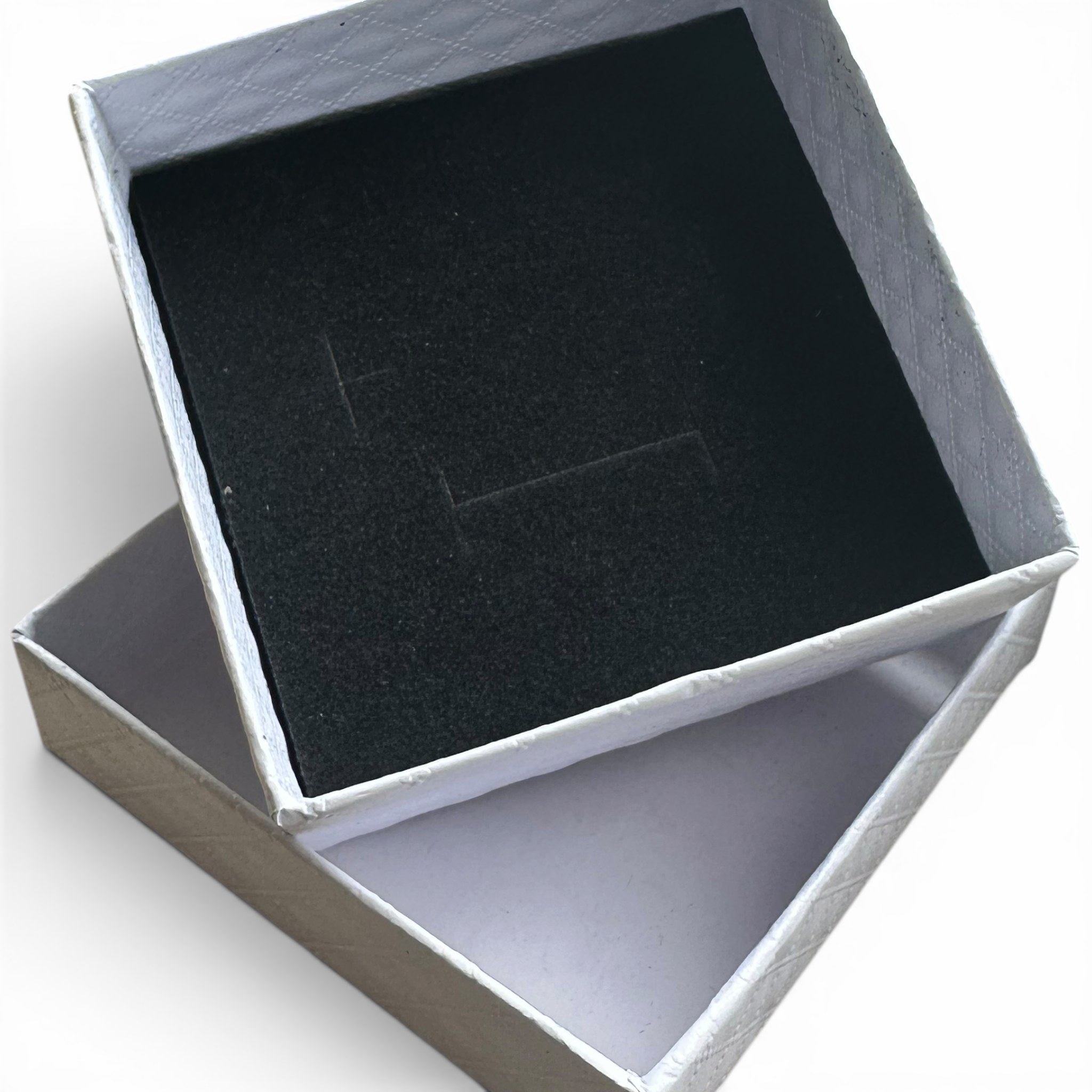 Smykkeeske. Hvit. 7,5 x 7,5 x H3,5 - 20 stk. Pris vist per stk.