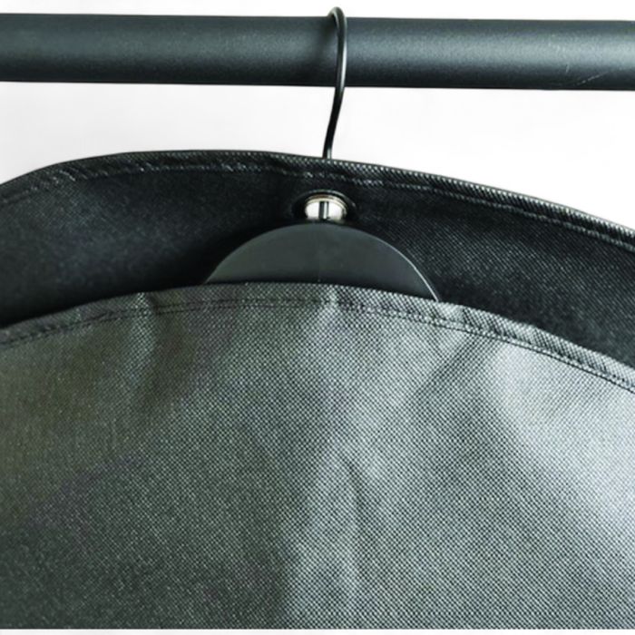 Draktpose - dresser - non-woven. B60 x H110 cm. Sort