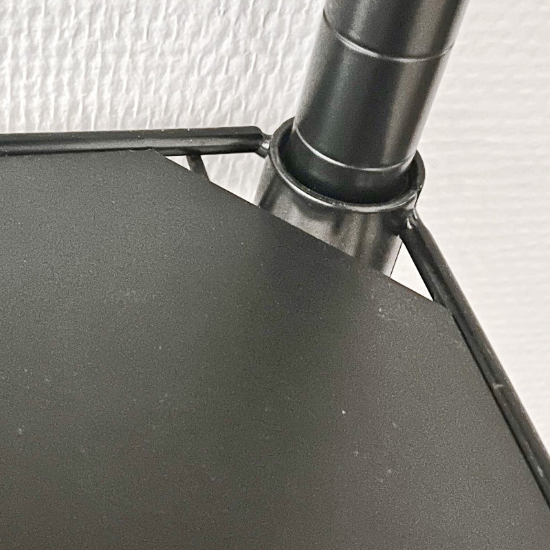 Plastplate, svart, 44 x 44 cm. Bunnhylle til Boxer