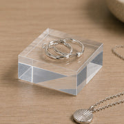Displayblokk, klar akryl, 10,5 x 10,5 x H4 cm, til smykker