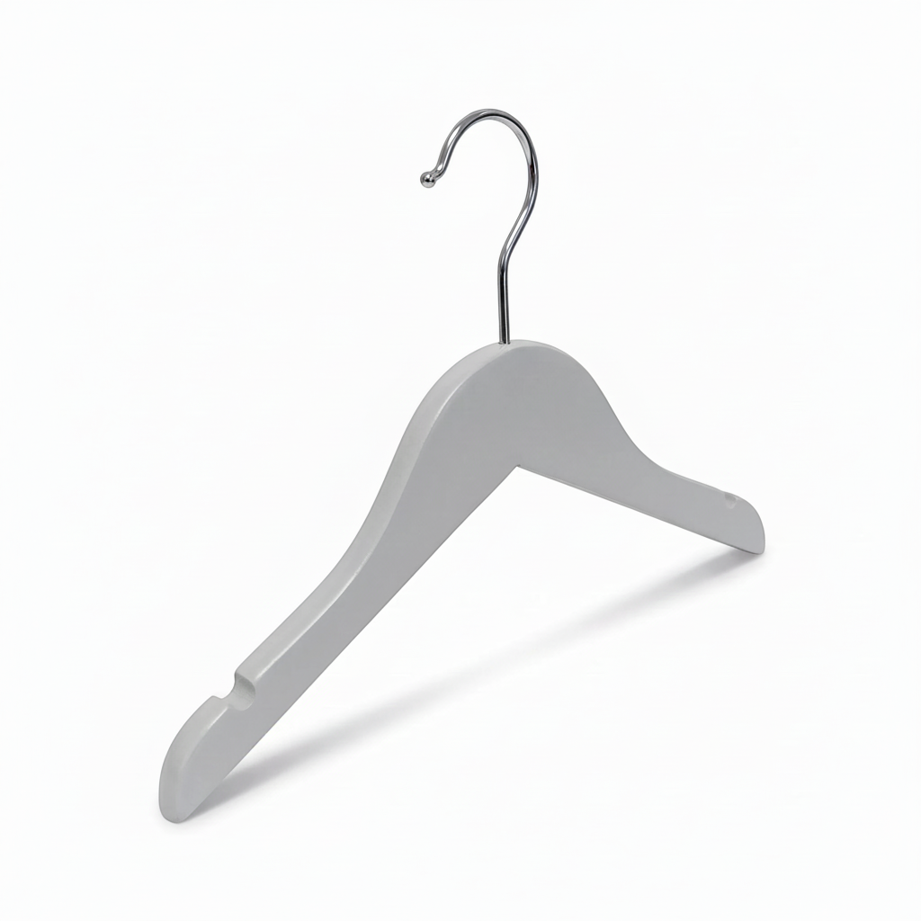 Træbøjle, massiv, flat, junior, med hakk og uten stang, hvit, 32 cm. Pakke m/ 10 stk. Enhetspris
