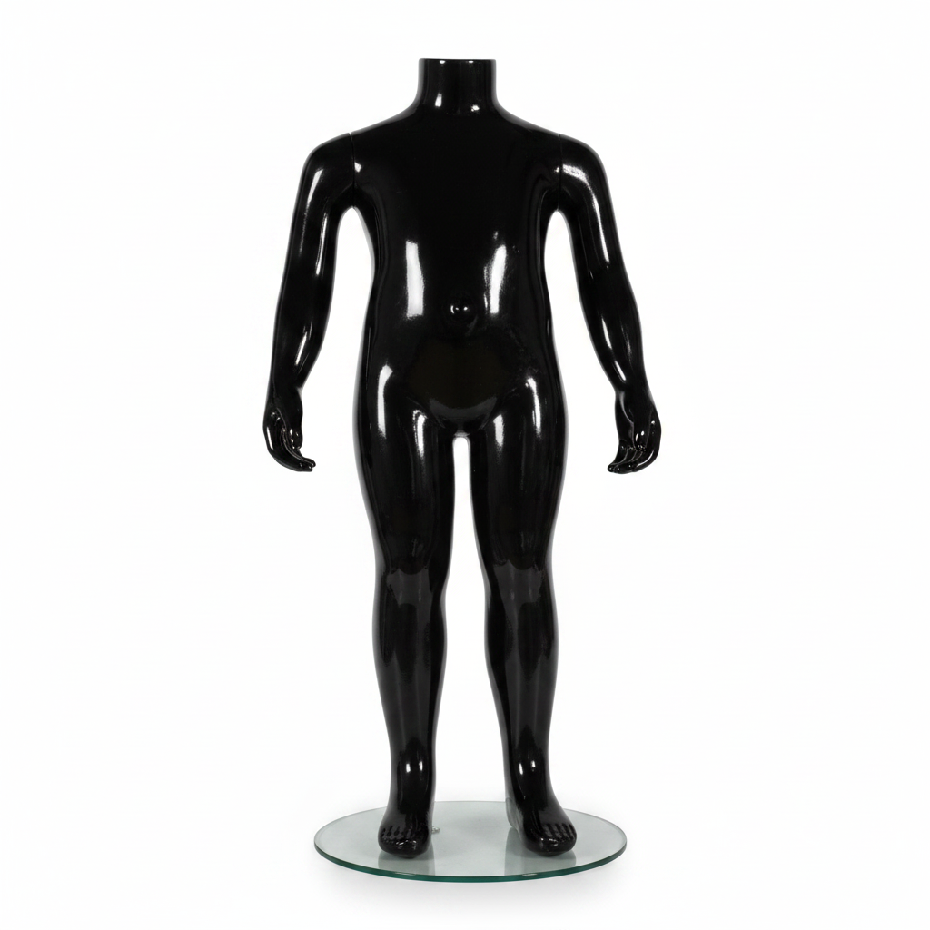 Barne­mannekeng. Sort høyglans. 2–4 år. H 73 cm. Rund glass-fotplate