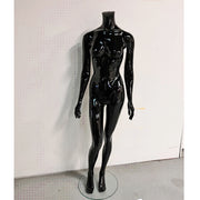 Faceless damedukke. Sort, høyglans med Faceless hode. Kan brukes med eller uten hode. Modell B