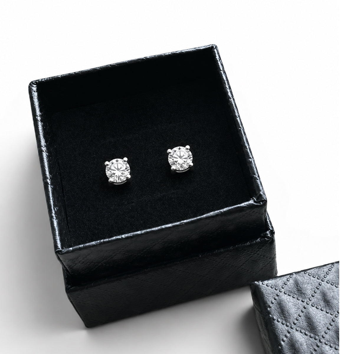 Smykkeeske. Svart. 5 x 5 x H 3 cm. - 20 stk. Pris vist per stk.