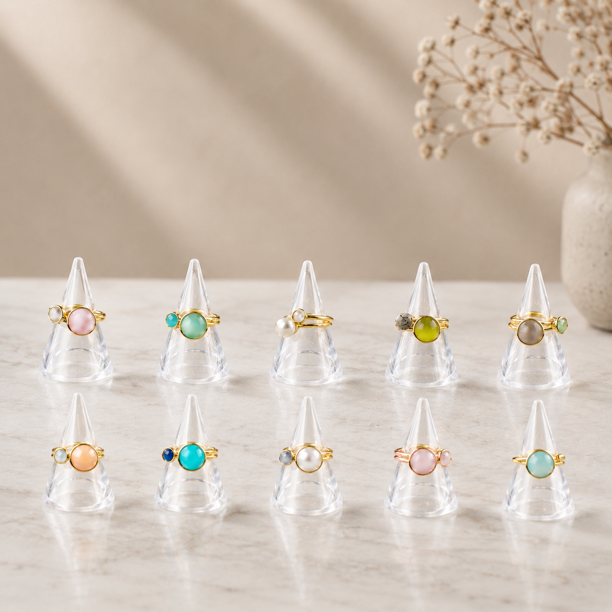 Ringdisplay, kjegleformet, klar akryl, H4 cm, pakke med 10 stk.