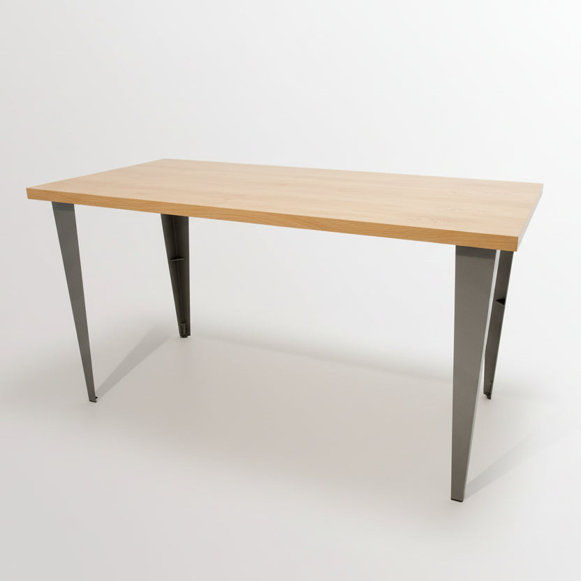 Maple salgsbord i lønn, 120 x 73,4 x H87,5 - 94 cm. Velg bordbein