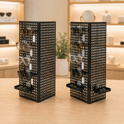Sort vinkeldisplay i metall – sett med 2 stk. Pris per stk.