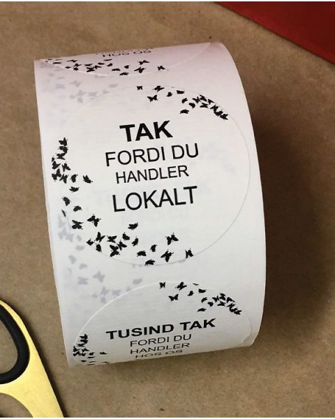 Rund etikett, handler lokalt TAK. 500 pr. rull