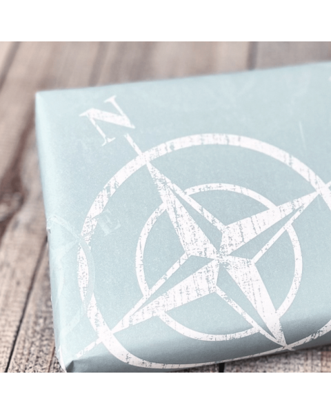 Gavepapir B 57 cm, Maritim, hvit kraftpapir. 175 mtr.