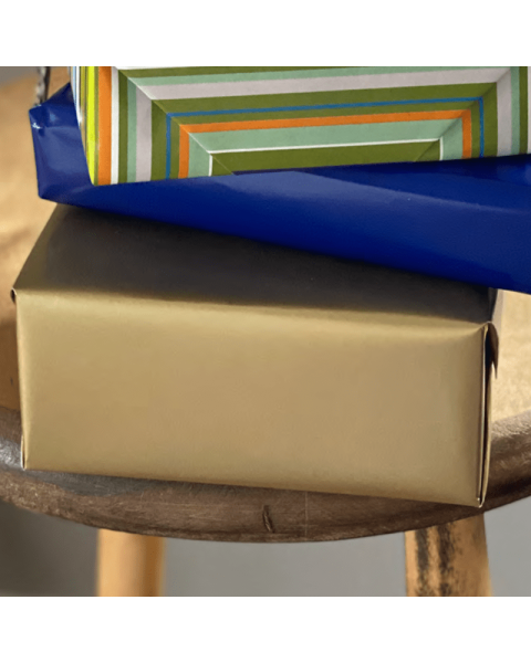 Gavepapir B 57 cm. Guld, matt, kraftpapir. 200 mtr.