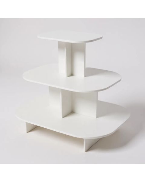 Pyramide oval - 3-lagsbord. Hvit melamin.  L 120 x D 90 x H 106 cm. Afrundet podie 3 niveauer