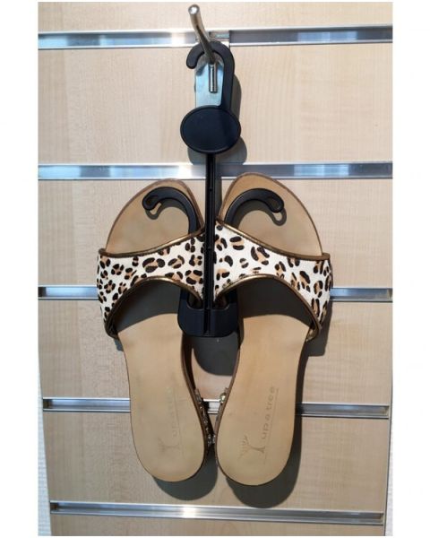 Skoppheng - Skohenge, sort. H 21,5 cm.