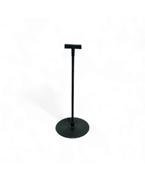 Skiltfot i plast m/rammeholder. Fast høyde 33 cm. T/ plastrammer