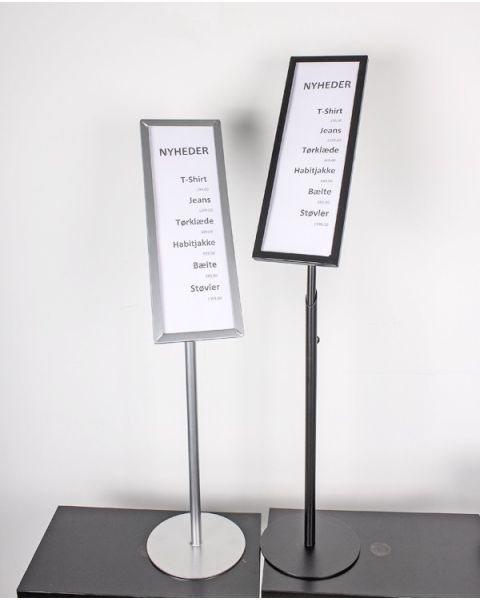 Skiltholder m. 1/2 A4 ramme, høydejusterbar, alu