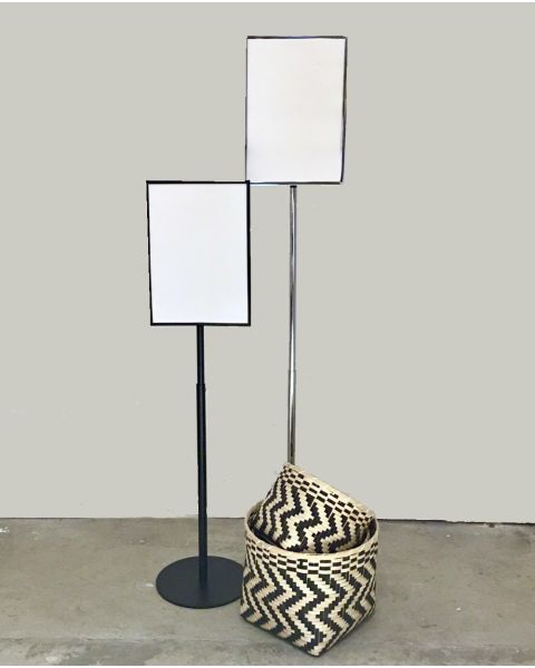 Høy skiltholder i metall, krom