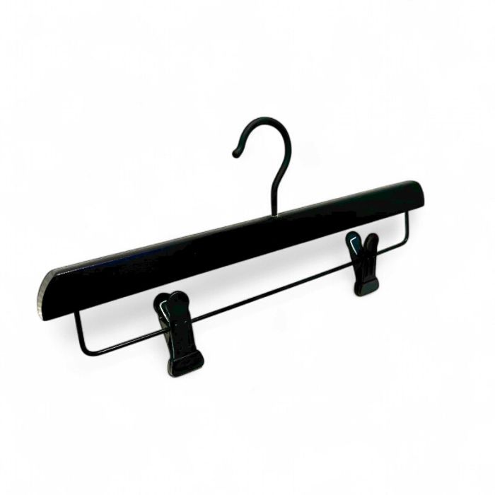 Vesterhavs Buksehenger. Sort tre (lakeret)  35 cm med sorte plast klemmer. Gummicoated krok i sort