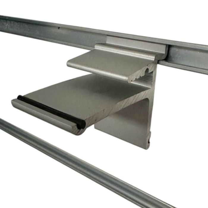 Glashyllebeslag. 1 sett, t/ rillepanel.