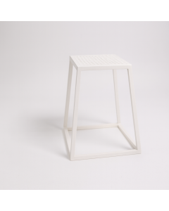 Krakk, hvit med metall plate 26 x 26 cm, bunn 35 x 35 cm, H45,5 cm