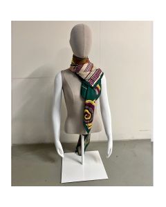 Dame overdel - torso med hoved m. net, egghead, øre i hørfarget. Metall fotplate. Hvit high gloss. Luffehænder. Til bord display