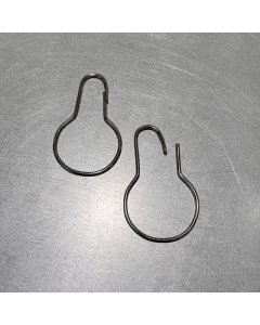 krok med lås - gardingring i krom.  H 6,5 cm.